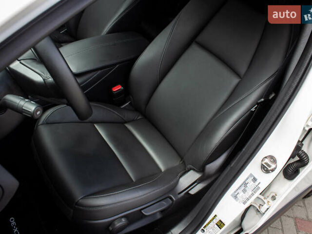 Белый Мазда CX-30, объемом двигателя 2.5 л и пробегом 14 тыс. км за 22900 $, фото 30 на Automoto.ua