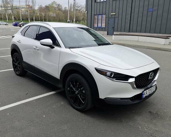 Белый Мазда CX-30, объемом двигателя 2.5 л и пробегом 9 тыс. км за 23900 $, фото 5 на Automoto.ua