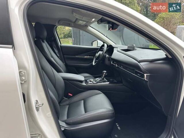 Белый Мазда CX-30, объемом двигателя 2.5 л и пробегом 33 тыс. км за 20900 $, фото 25 на Automoto.ua