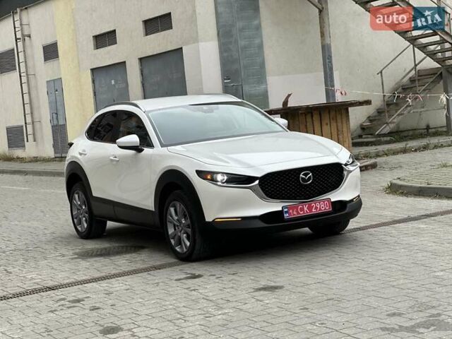 Белый Мазда CX-30, объемом двигателя 2.5 л и пробегом 33 тыс. км за 20900 $, фото 4 на Automoto.ua