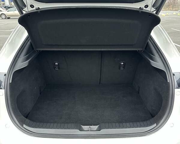 Белый Мазда CX-30, объемом двигателя 2 л и пробегом 32 тыс. км за 28000 $, фото 13 на Automoto.ua