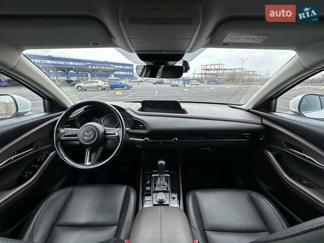 Белый Мазда CX-30, объемом двигателя 2 л и пробегом 32 тыс. км за 28000 $, фото 11 на Automoto.ua