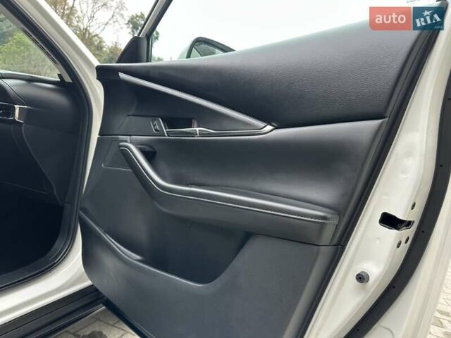 Белый Мазда CX-30, объемом двигателя 2.5 л и пробегом 33 тыс. км за 20900 $, фото 29 на Automoto.ua