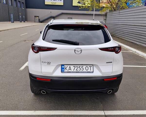Белый Мазда CX-30, объемом двигателя 2.5 л и пробегом 9 тыс. км за 23900 $, фото 7 на Automoto.ua