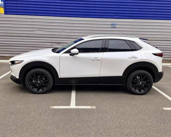 Белый Мазда CX-30, объемом двигателя 2.5 л и пробегом 9 тыс. км за 23900 $, фото 4 на Automoto.ua