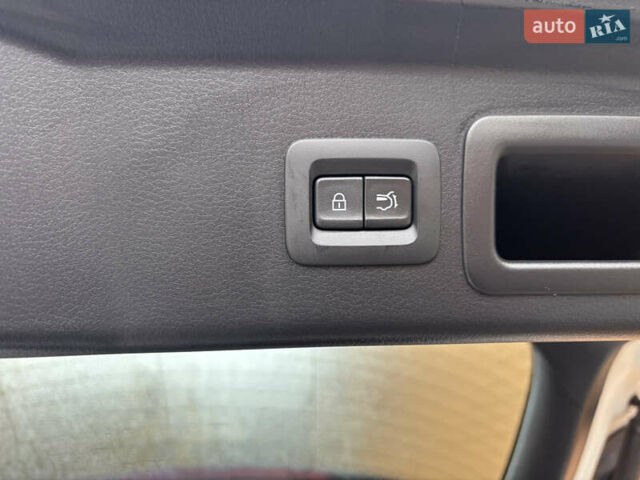 Белый Мазда CX-30, объемом двигателя 2.5 л и пробегом 4 тыс. км за 24999 $, фото 39 на Automoto.ua