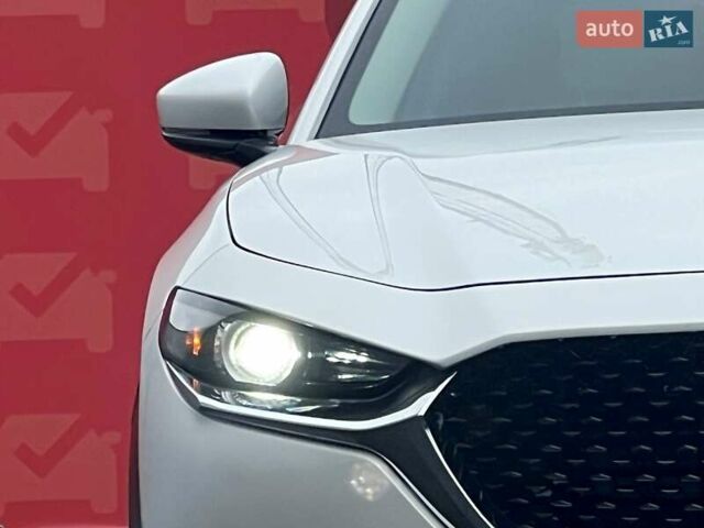 Белый Мазда CX-30, объемом двигателя 2.49 л и пробегом 19 тыс. км за 24500 $, фото 7 на Automoto.ua