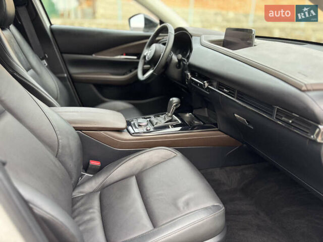 Белый Мазда CX-30, объемом двигателя 2.5 л и пробегом 4 тыс. км за 24999 $, фото 31 на Automoto.ua