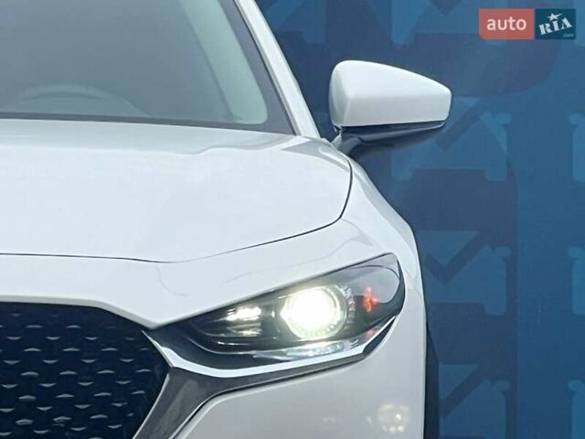 Белый Мазда CX-30, объемом двигателя 2.49 л и пробегом 19 тыс. км за 24500 $, фото 8 на Automoto.ua