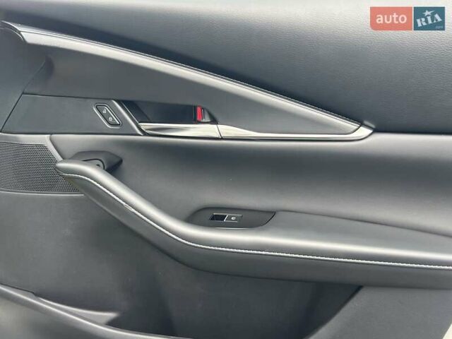 Белый Мазда CX-30, объемом двигателя 2.49 л и пробегом 19 тыс. км за 24500 $, фото 64 на Automoto.ua