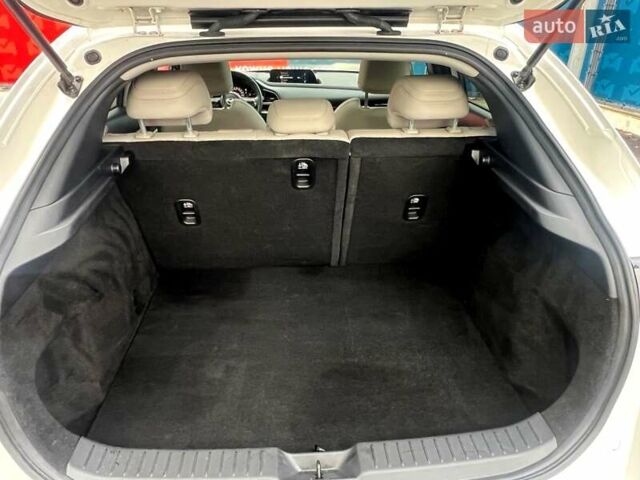 Белый Мазда CX-30, объемом двигателя 2.49 л и пробегом 19 тыс. км за 24500 $, фото 68 на Automoto.ua