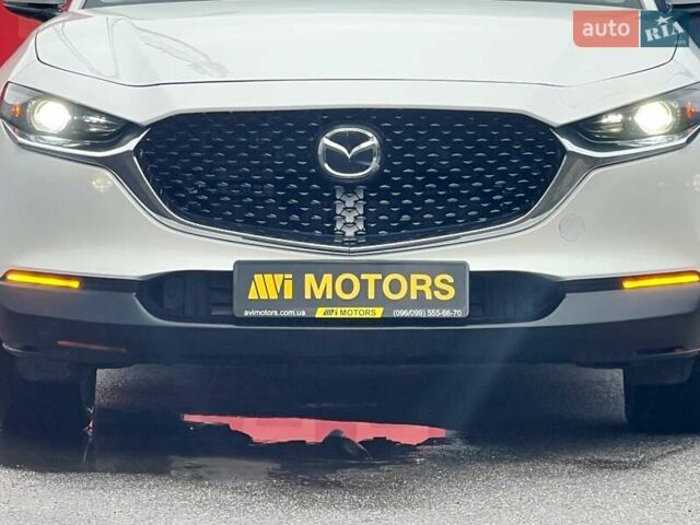 Белый Мазда CX-30, объемом двигателя 2.49 л и пробегом 19 тыс. км за 24500 $, фото 5 на Automoto.ua