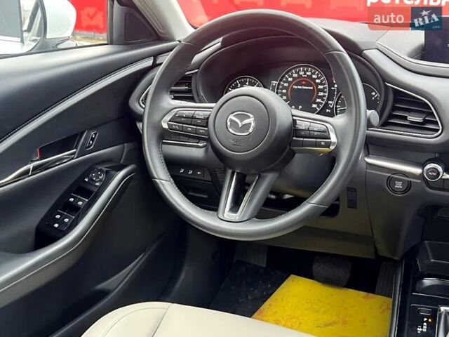 Белый Мазда CX-30, объемом двигателя 2.49 л и пробегом 19 тыс. км за 24500 $, фото 57 на Automoto.ua