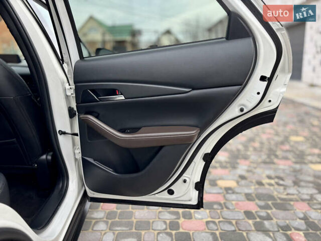 Белый Мазда CX-30, объемом двигателя 2.5 л и пробегом 4 тыс. км за 24999 $, фото 30 на Automoto.ua