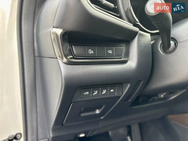 Белый Мазда CX-30, объемом двигателя 2.5 л и пробегом 4 тыс. км за 24999 $, фото 17 на Automoto.ua