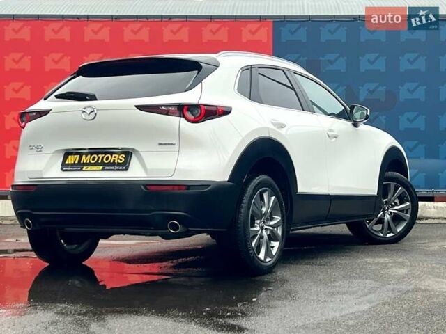 Белый Мазда CX-30, объемом двигателя 2.49 л и пробегом 19 тыс. км за 24500 $, фото 3 на Automoto.ua