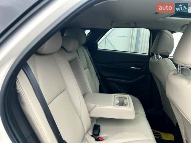 Белый Мазда CX-30, объемом двигателя 2.49 л и пробегом 19 тыс. км за 24500 $, фото 63 на Automoto.ua