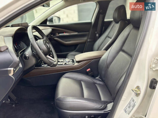 Белый Мазда CX-30, объемом двигателя 2.5 л и пробегом 4 тыс. км за 24999 $, фото 14 на Automoto.ua