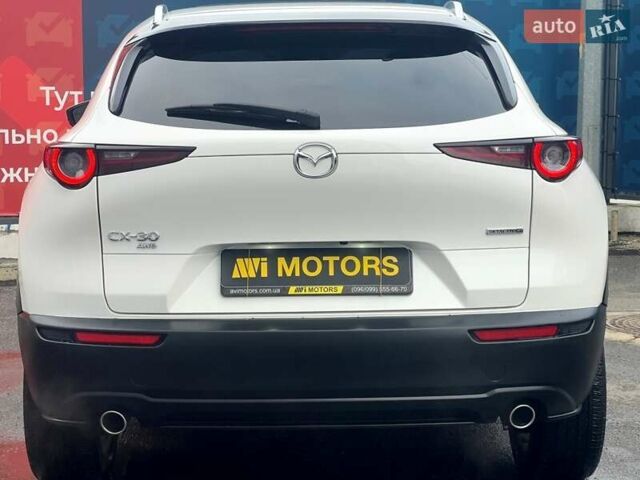 Белый Мазда CX-30, объемом двигателя 2.49 л и пробегом 19 тыс. км за 24500 $, фото 6 на Automoto.ua