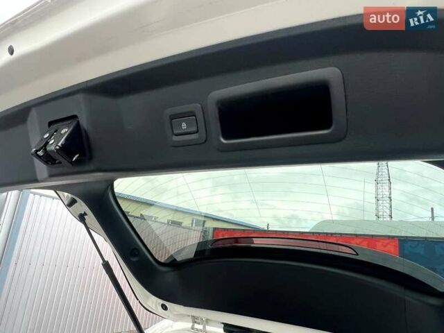 Белый Мазда CX-30, объемом двигателя 2.49 л и пробегом 19 тыс. км за 24500 $, фото 69 на Automoto.ua