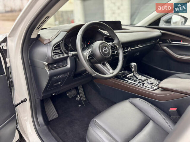 Белый Мазда CX-30, объемом двигателя 2.5 л и пробегом 4 тыс. км за 24999 $, фото 13 на Automoto.ua