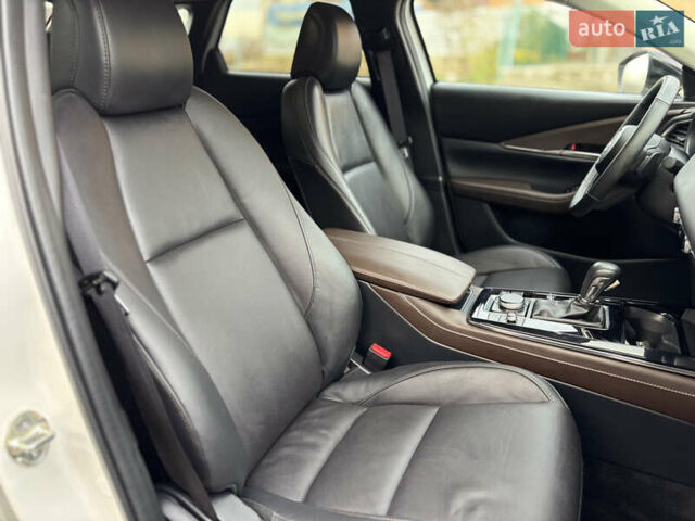 Белый Мазда CX-30, объемом двигателя 2.5 л и пробегом 4 тыс. км за 24999 $, фото 32 на Automoto.ua