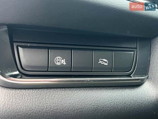 Белый Мазда CX-30, объемом двигателя 2.49 л и пробегом 19 тыс. км за 24500 $, фото 37 на Automoto.ua