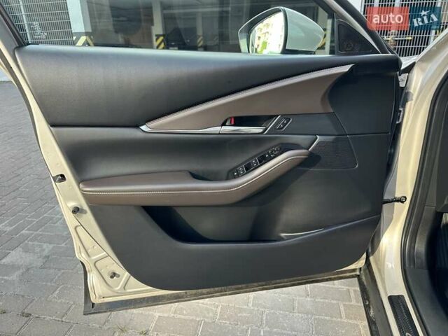 Бежевый Мазда CX-30, объемом двигателя 2 л и пробегом 19 тыс. км за 27900 $, фото 36 на Automoto.ua