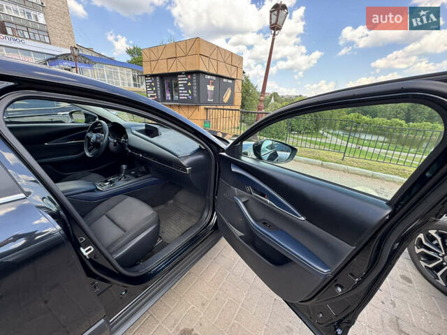 Черный Мазда CX-30, объемом двигателя 2.49 л и пробегом 30 тыс. км за 20500 $, фото 18 на Automoto.ua