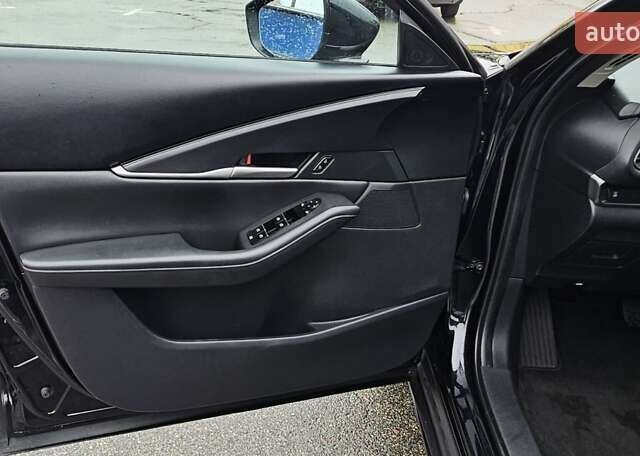 Чорний Мазда CX-30, об'ємом двигуна 2.5 л та пробігом 83 тис. км за 21000 $, фото 14 на Automoto.ua
