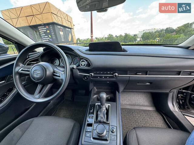 Черный Мазда CX-30, объемом двигателя 2.49 л и пробегом 30 тыс. км за 20500 $, фото 22 на Automoto.ua