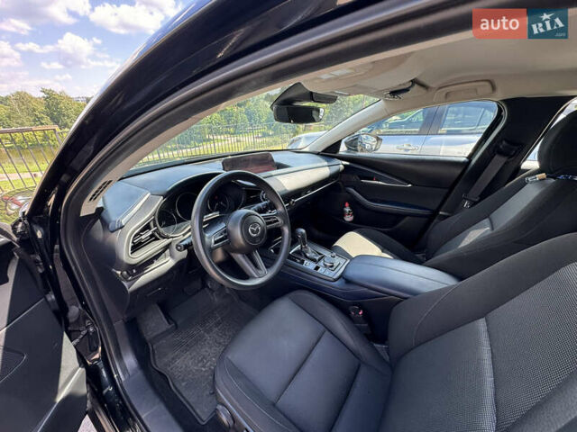 Черный Мазда CX-30, объемом двигателя 2.49 л и пробегом 30 тыс. км за 20500 $, фото 6 на Automoto.ua