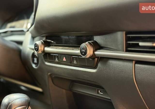 Чорний Мазда CX-30, об'ємом двигуна 2.49 л та пробігом 101 тис. км за 17500 $, фото 11 на Automoto.ua