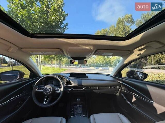 Черный Мазда CX-30, объемом двигателя 2.49 л и пробегом 96 тыс. км за 18900 $, фото 9 на Automoto.ua
