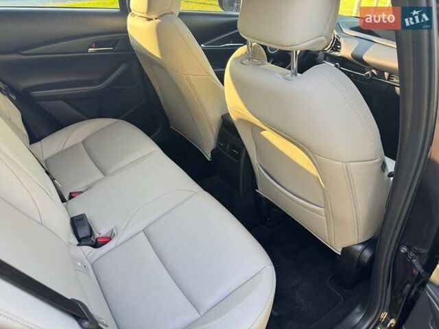 Черный Мазда CX-30, объемом двигателя 2.49 л и пробегом 96 тыс. км за 18900 $, фото 12 на Automoto.ua