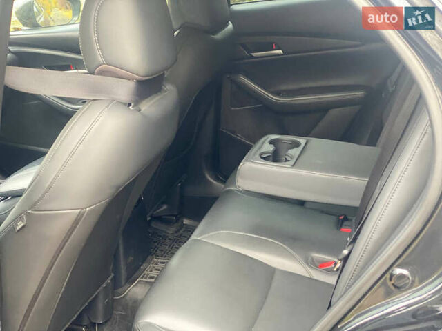 Черный Мазда CX-30, объемом двигателя 2.5 л и пробегом 100 тыс. км за 17500 $, фото 5 на Automoto.ua