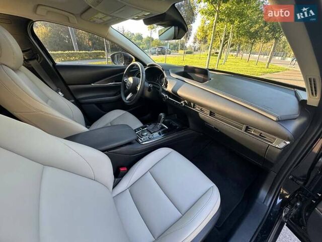 Черный Мазда CX-30, объемом двигателя 2.49 л и пробегом 96 тыс. км за 18900 $, фото 11 на Automoto.ua