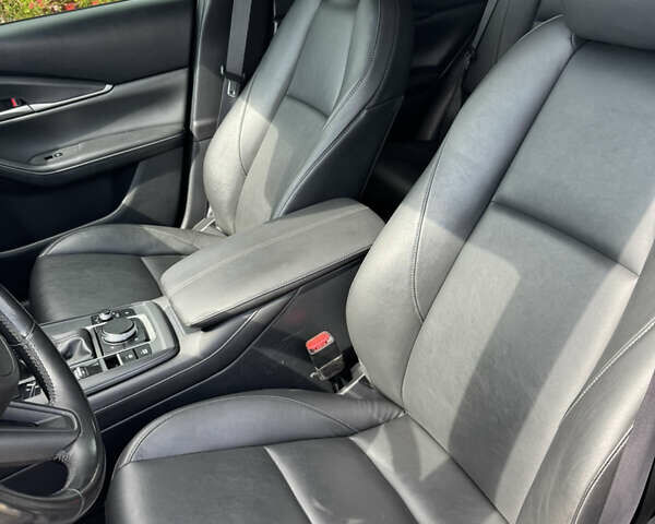Черный Мазда CX-30, объемом двигателя 2.49 л и пробегом 105 тыс. км за 19999 $, фото 21 на Automoto.ua