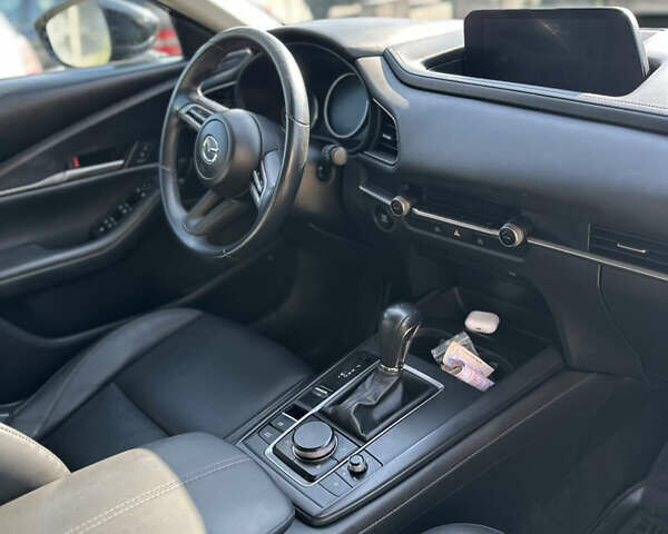 Черный Мазда CX-30, объемом двигателя 0 л и пробегом 80 тыс. км за 19999 $, фото 11 на Automoto.ua