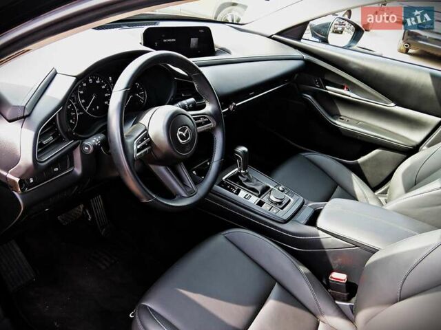 Черный Мазда CX-30, объемом двигателя 2.5 л и пробегом 17 тыс. км за 19700 $, фото 5 на Automoto.ua
