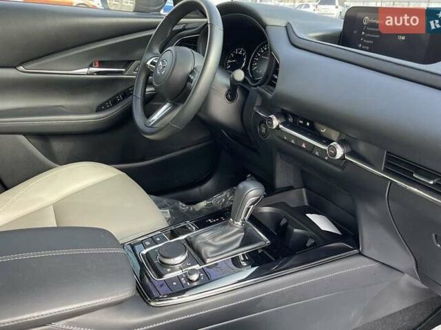 Чорний Мазда CX-30, об'ємом двигуна 2.49 л та пробігом 11 тис. км за 24400 $, фото 6 на Automoto.ua