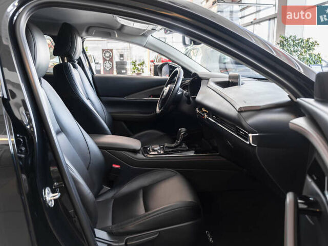 Черный Мазда CX-30, объемом двигателя 2 л и пробегом 22 тыс. км за 31061 $, фото 7 на Automoto.ua
