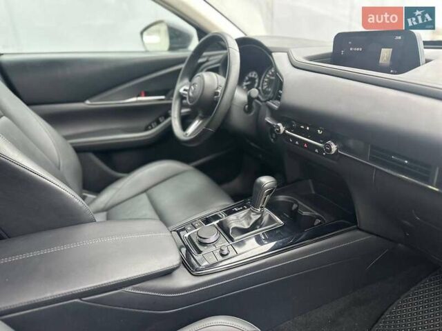 Чорний Мазда CX-30, об'ємом двигуна 2.49 л та пробігом 35 тис. км за 22200 $, фото 9 на Automoto.ua