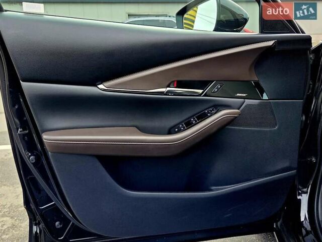 Чорний Мазда CX-30, об'ємом двигуна 2.49 л та пробігом 15 тис. км за 25299 $, фото 29 на Automoto.ua