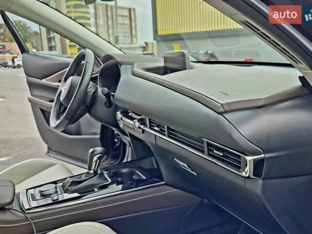 Чорний Мазда CX-30, об'ємом двигуна 2.49 л та пробігом 15 тис. км за 25299 $, фото 30 на Automoto.ua