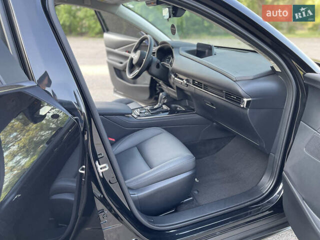 Чорний Мазда CX-30, об'ємом двигуна 2.49 л та пробігом 23 тис. км за 21900 $, фото 32 на Automoto.ua
