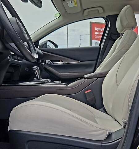 Чорний Мазда CX-30, об'ємом двигуна 2.49 л та пробігом 15 тис. км за 25299 $, фото 26 на Automoto.ua