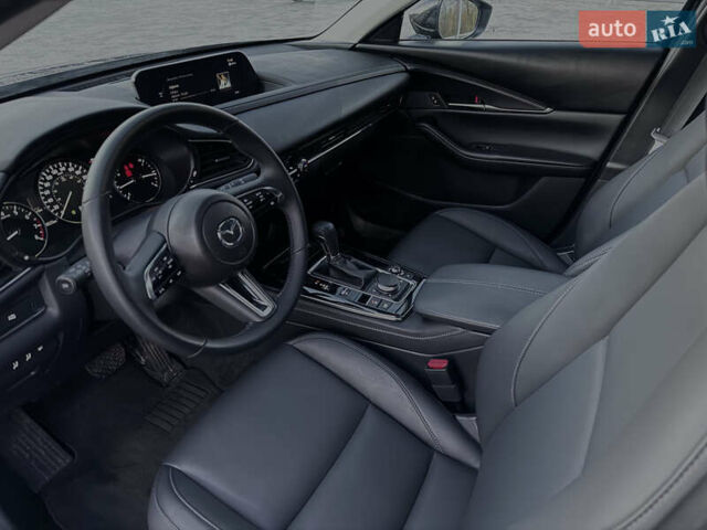 Черный Мазда CX-30, объемом двигателя 2.5 л и пробегом 8 тыс. км за 25000 $, фото 5 на Automoto.ua