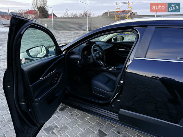 Черный Мазда CX-30, объемом двигателя 2.5 л и пробегом 8 тыс. км за 25000 $, фото 4 на Automoto.ua