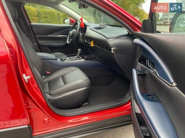Красный Мазда CX-30, объемом двигателя 2.49 л и пробегом 38 тыс. км за 18950 $, фото 5 на Automoto.ua